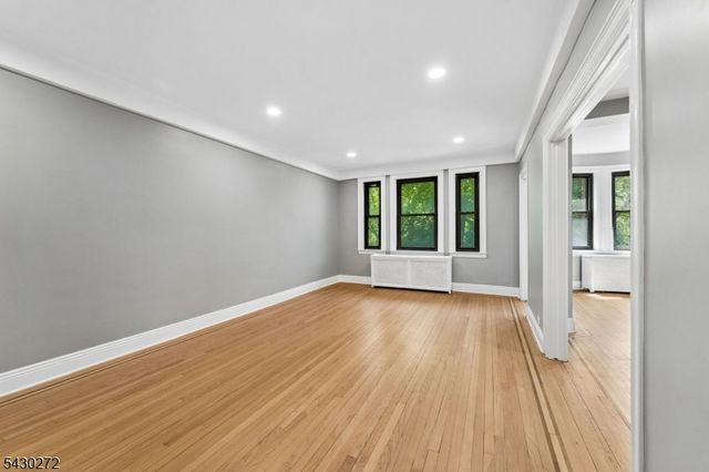 131 Kensington Ave D5, Jersey City, NJ 07304