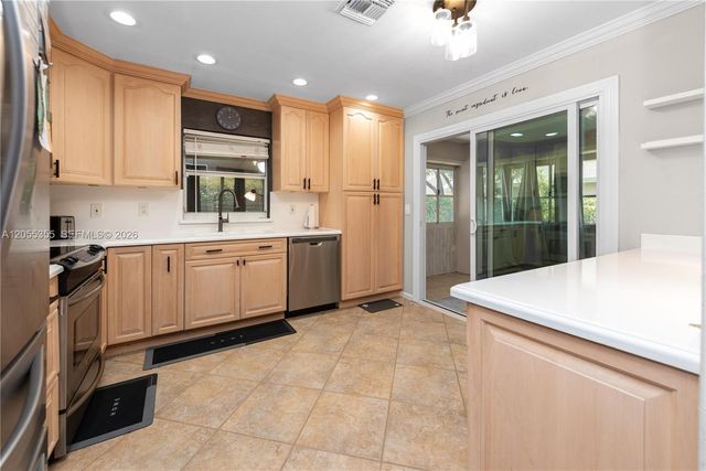 715 SE 22nd Lane, Homestead, FL 33033