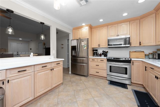 715 SE 22nd Lane, Homestead, FL 33033