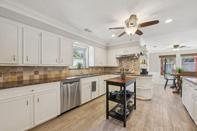 12527 Honeywood Trail, Houston, TX 77077