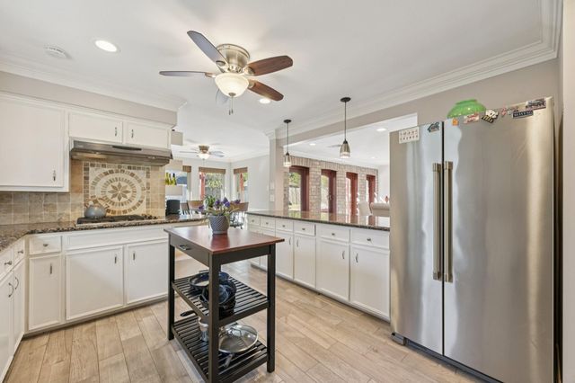 12527 Honeywood Trail, Houston, TX 77077