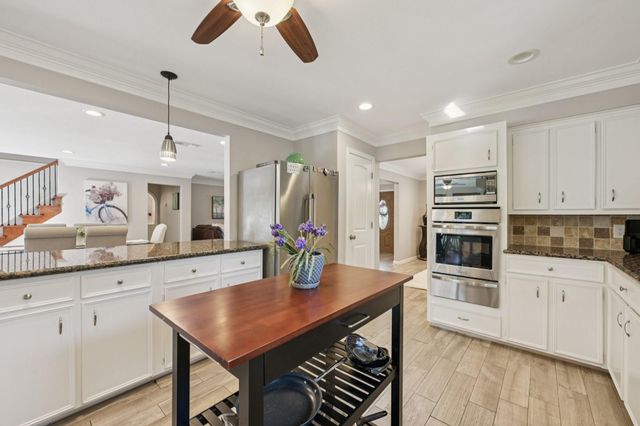 12527 Honeywood Trail, Houston, TX 77077