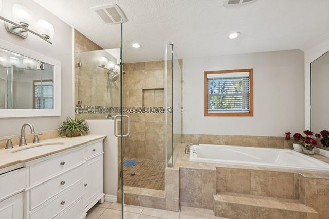 12527 Honeywood Trail, Houston, TX 77077