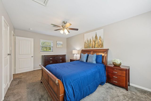 12527 Honeywood Trail, Houston, TX 77077