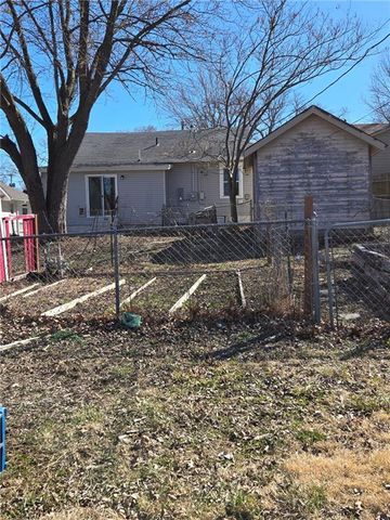 1036 Brown Avenue, Osawatomie, KS 66064