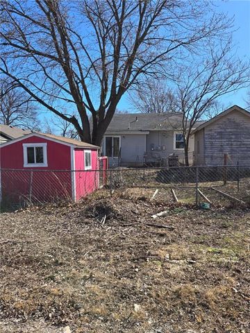 1036 Brown Avenue, Osawatomie, KS 66064
