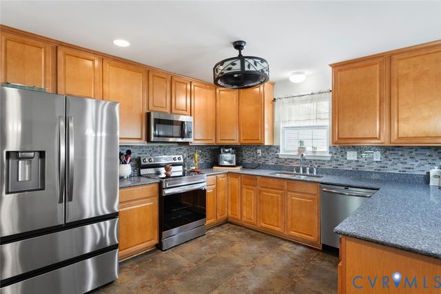 15650 River Rd, Chesterfield, VA 23838