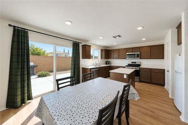1248 Goldenbrush Way, Banning, CA 92220