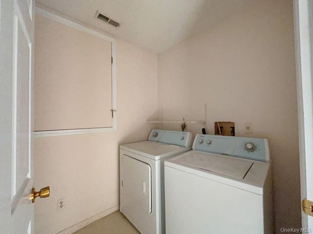 1 Cushing Green N, Pawling, NY 12564