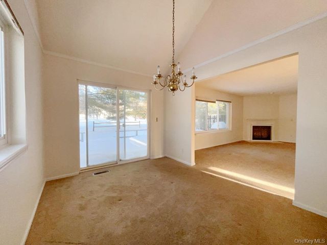 1 Cushing Green N, Pawling, NY 12564