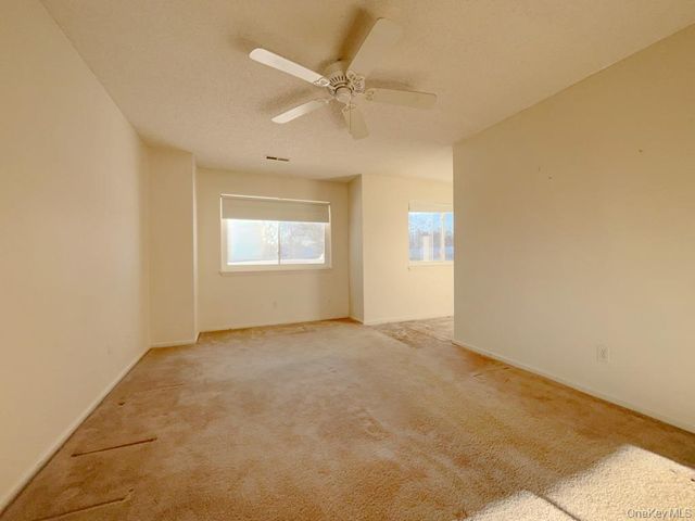 1 Cushing Green N, Pawling, NY 12564