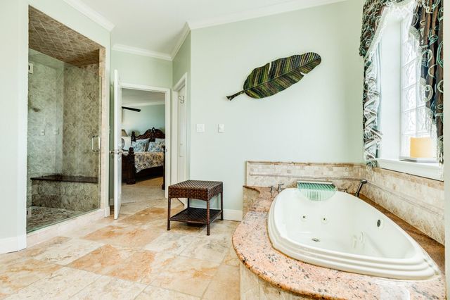 4227 Vista Boulevard, Galveston, TX 77554