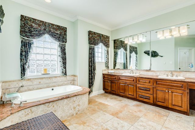 4227 Vista Boulevard, Galveston, TX 77554