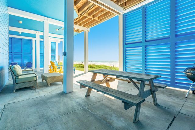 4227 Vista Boulevard, Galveston, TX 77554