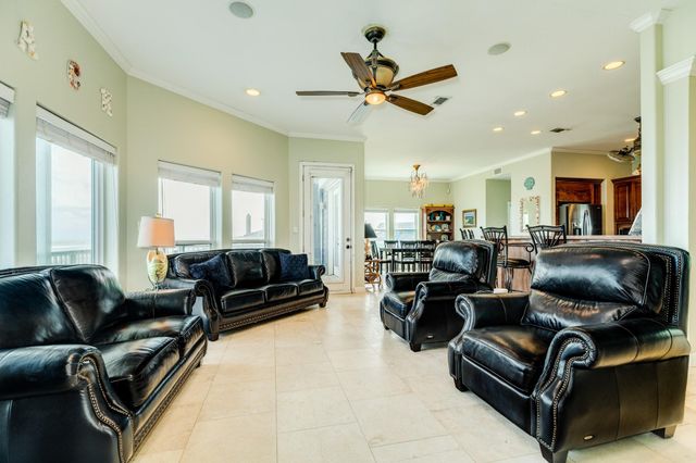 4227 Vista Boulevard, Galveston, TX 77554