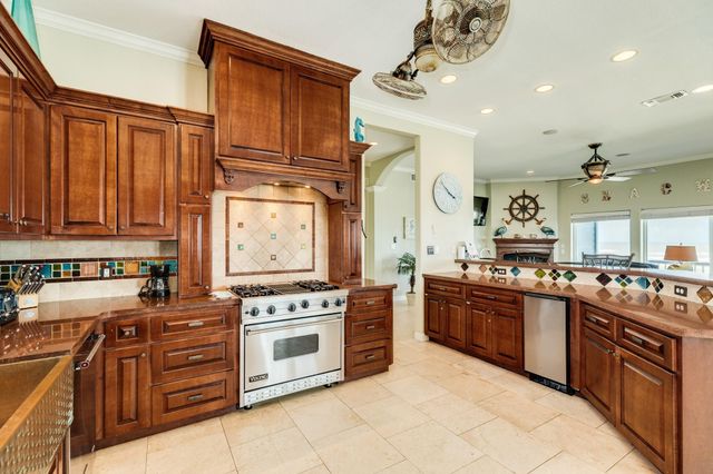 4227 Vista Boulevard, Galveston, TX 77554