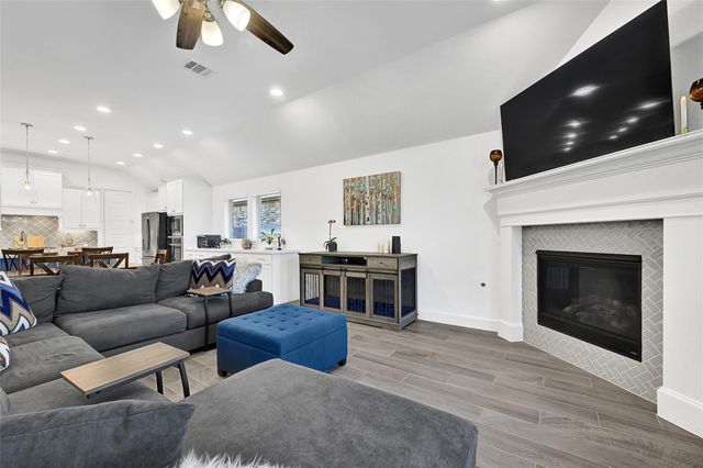 19306 Seabiscuit Stable Trail, Tomball, TX 77377