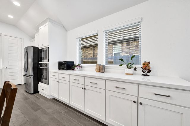 19306 Seabiscuit Stable Trail, Tomball, TX 77377