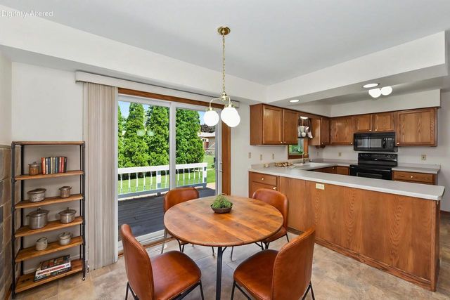 2920 Wildrose WAY, Racine, WI 53402