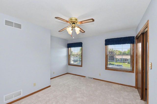 2920 Wildrose WAY, Racine, WI 53402