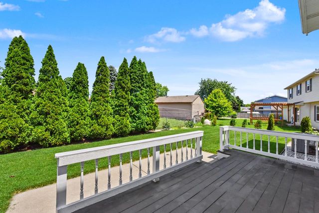 2920 Wildrose WAY, Racine, WI 53402