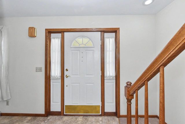 2920 Wildrose WAY, Racine, WI 53402