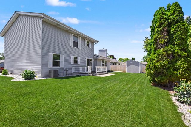 2920 Wildrose WAY, Racine, WI 53402