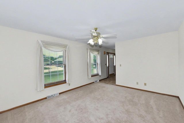 2920 Wildrose WAY, Racine, WI 53402