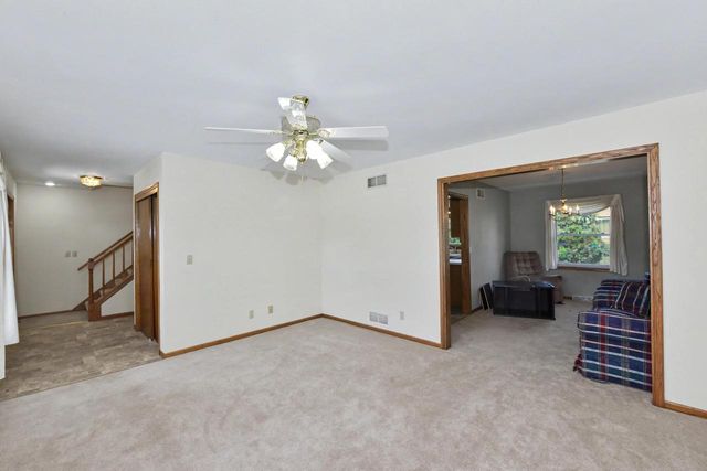 2920 Wildrose WAY, Racine, WI 53402