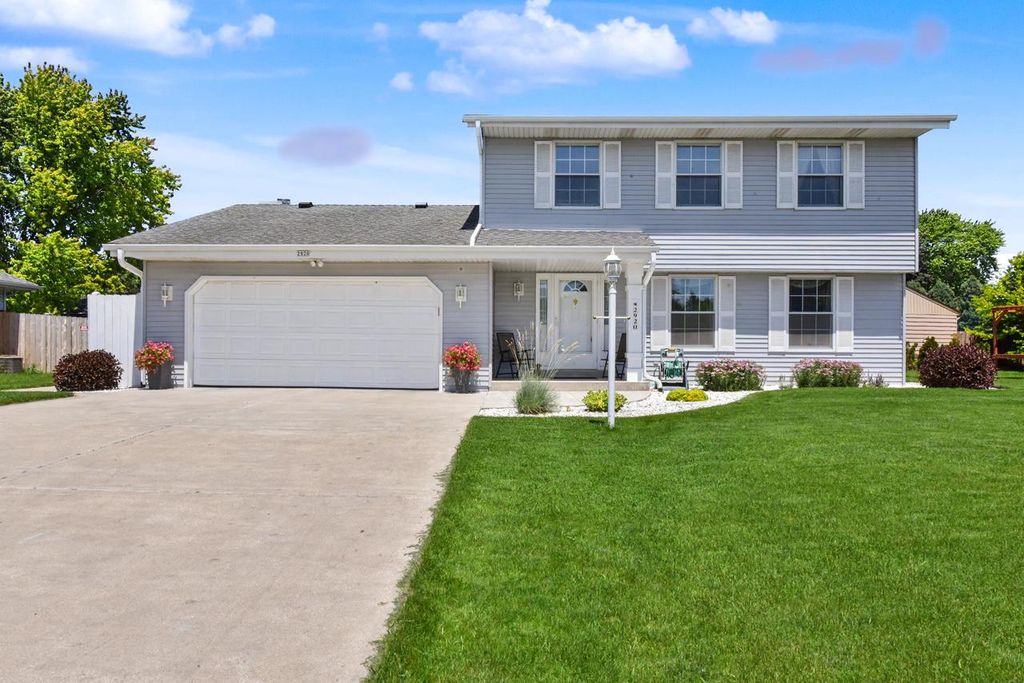 2920 Wildrose WAY, Racine, WI 53402