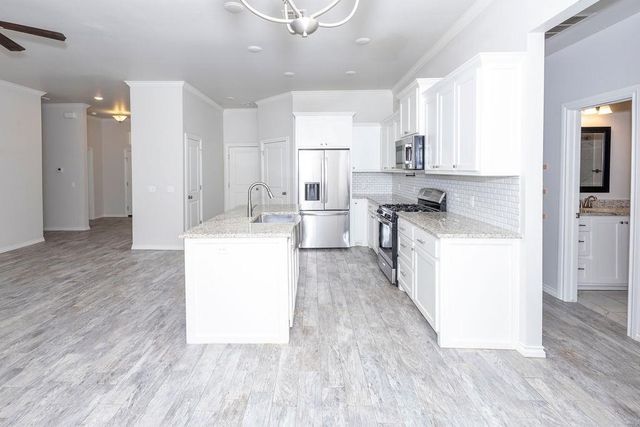 5923 NE Yorktown Ct, Elgin, OK 73538