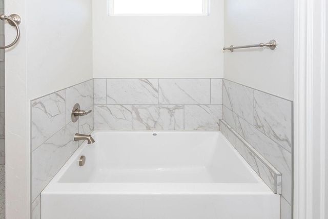 5923 NE Yorktown Ct, Elgin, OK 73538