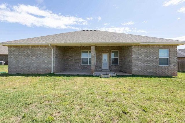 5923 NE Yorktown Ct, Elgin, OK 73538