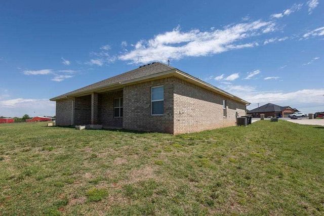 5923 NE Yorktown Ct, Elgin, OK 73538
