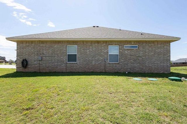 5923 NE Yorktown Ct, Elgin, OK 73538
