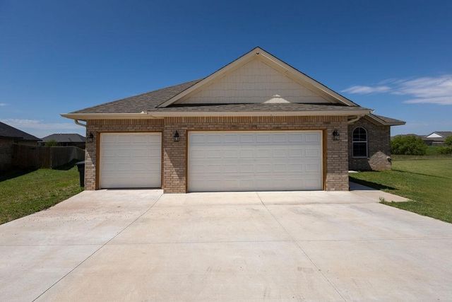 5923 NE Yorktown Ct, Elgin, OK 73538