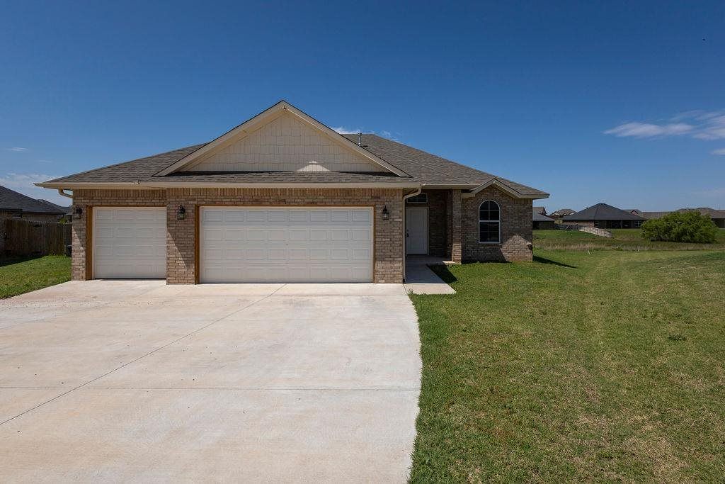 5923 NE Yorktown Ct, Elgin, OK 73538