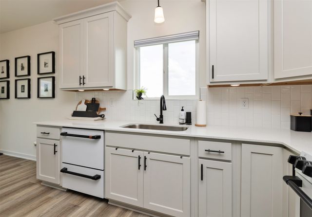65 NW Rolling Circle, Waukee, IA 50263