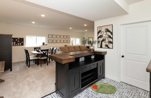 65 NW Rolling Circle, Waukee, IA 50263