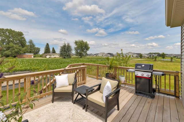 65 NW Rolling Circle, Waukee, IA 50263