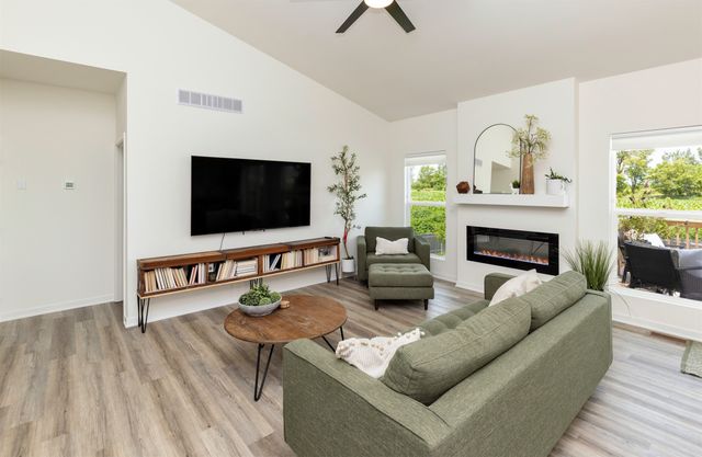 65 NW Rolling Circle, Waukee, IA 50263