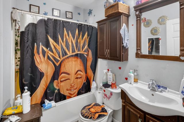 1216 5th Avenue, Troy, NY 12180
