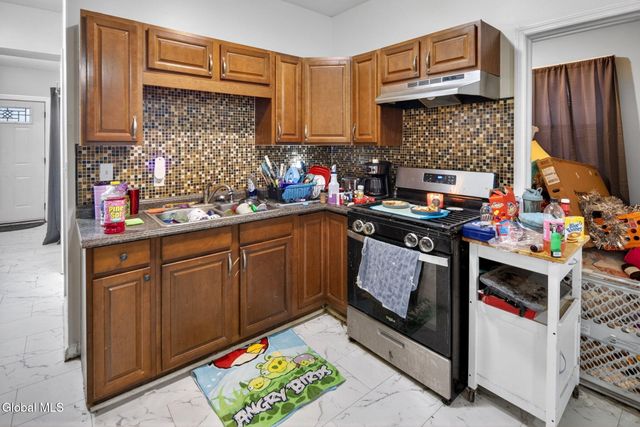 1216 5th Avenue, Troy, NY 12180