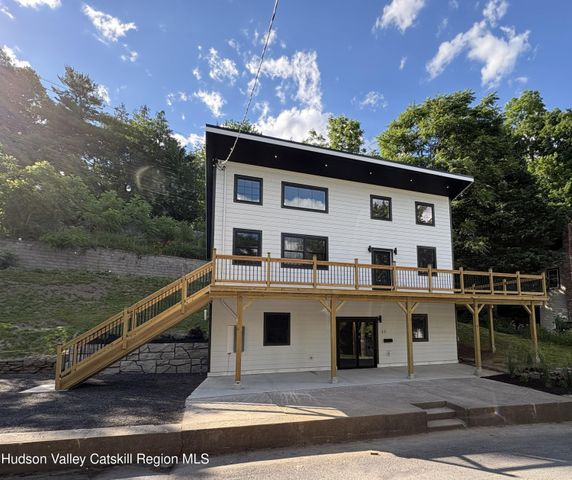 33 Valley Street, Saugerties, NY 12477