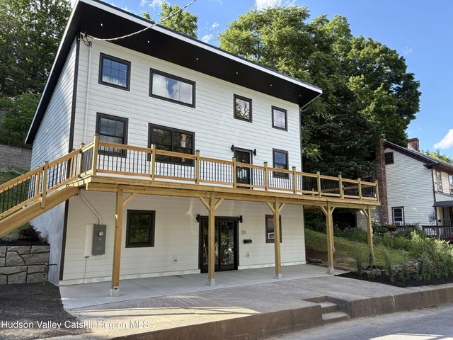33 Valley Street, Saugerties, NY 12477