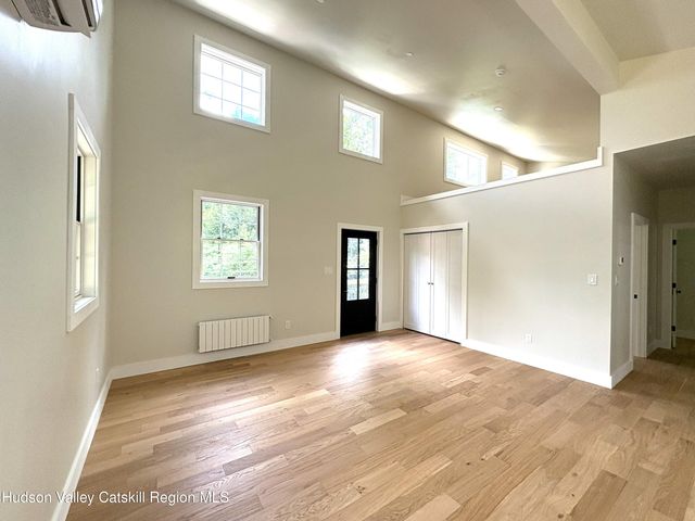 33 Valley Street, Saugerties, NY 12477