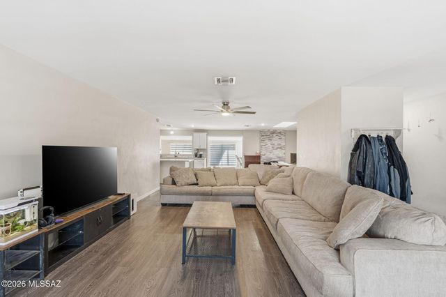 9148 E Bellevue Street, Tucson, AZ 85715