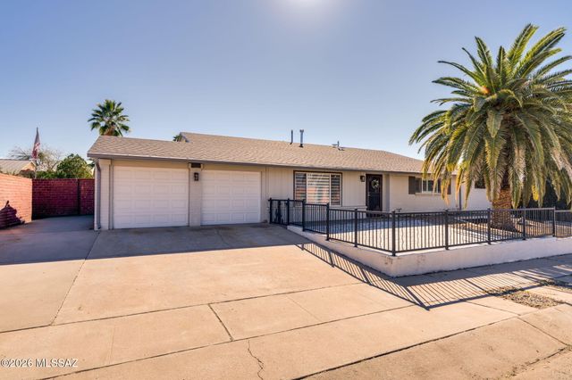 9148 E Bellevue Street, Tucson, AZ 85715