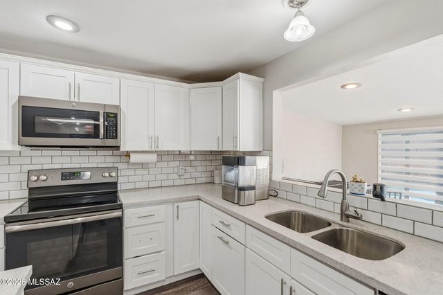 9148 E Bellevue Street, Tucson, AZ 85715