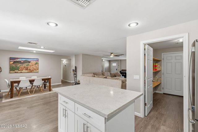 9148 E Bellevue Street, Tucson, AZ 85715